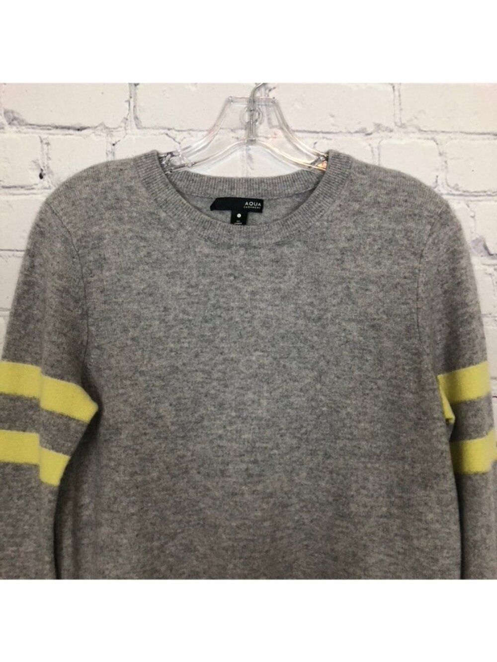 Aqua 100% Cashmere Gray Sweater Size S - Picture 2 of 6